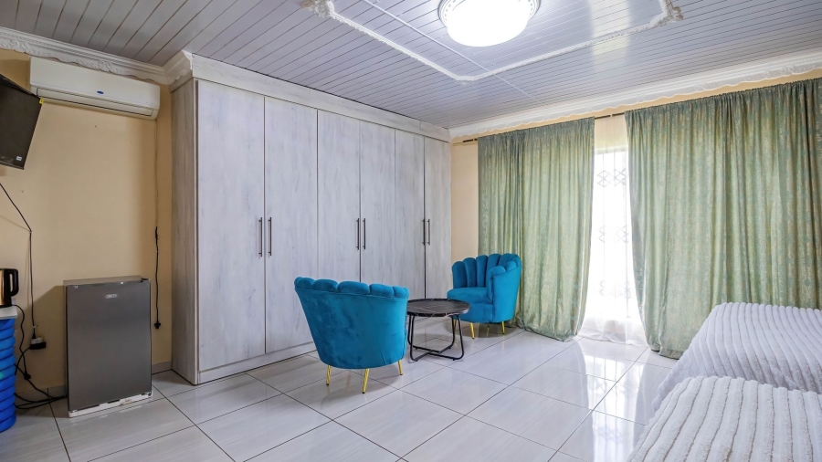 7 Bedroom Property for Sale in Mogwase Unit 4 North West
